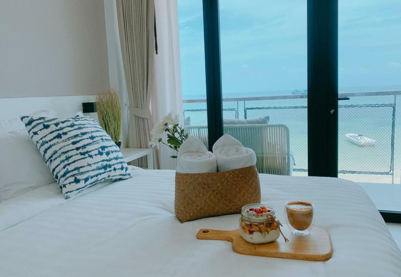 Blue Tao Beach Hotel - Sha Plus Ko Tao Bagian luar foto